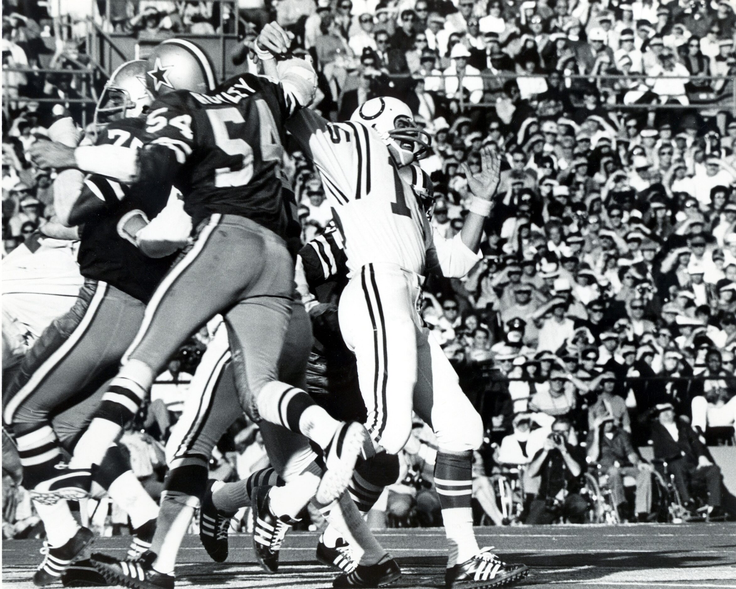 On Jan. 17, 1971, Dallas Cowboys linebacker Chuck Howley (54), harassed Colts quarterback...