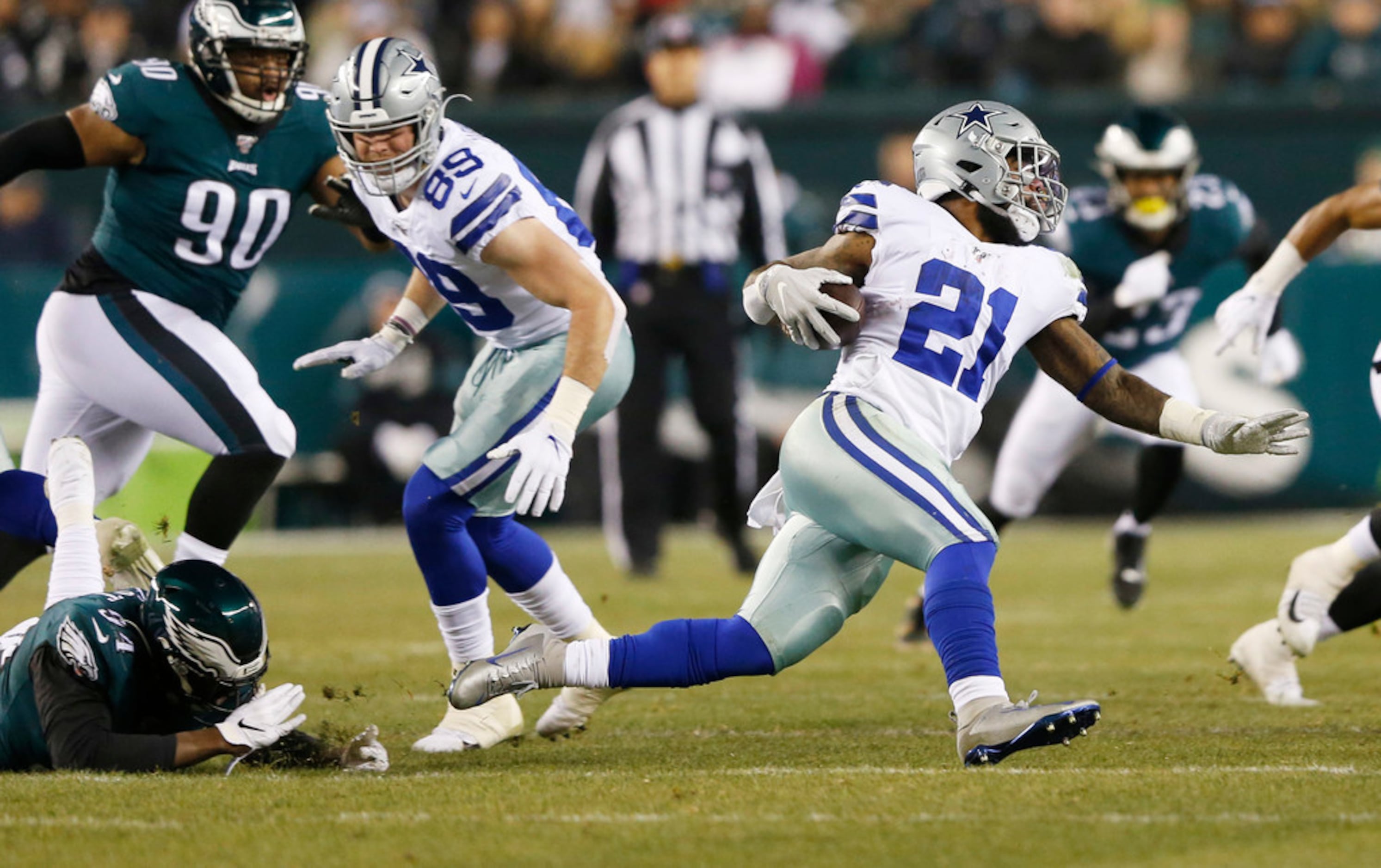 Philadelphia Eagles: Don't pull an Ezekiel Elliott with a top-10