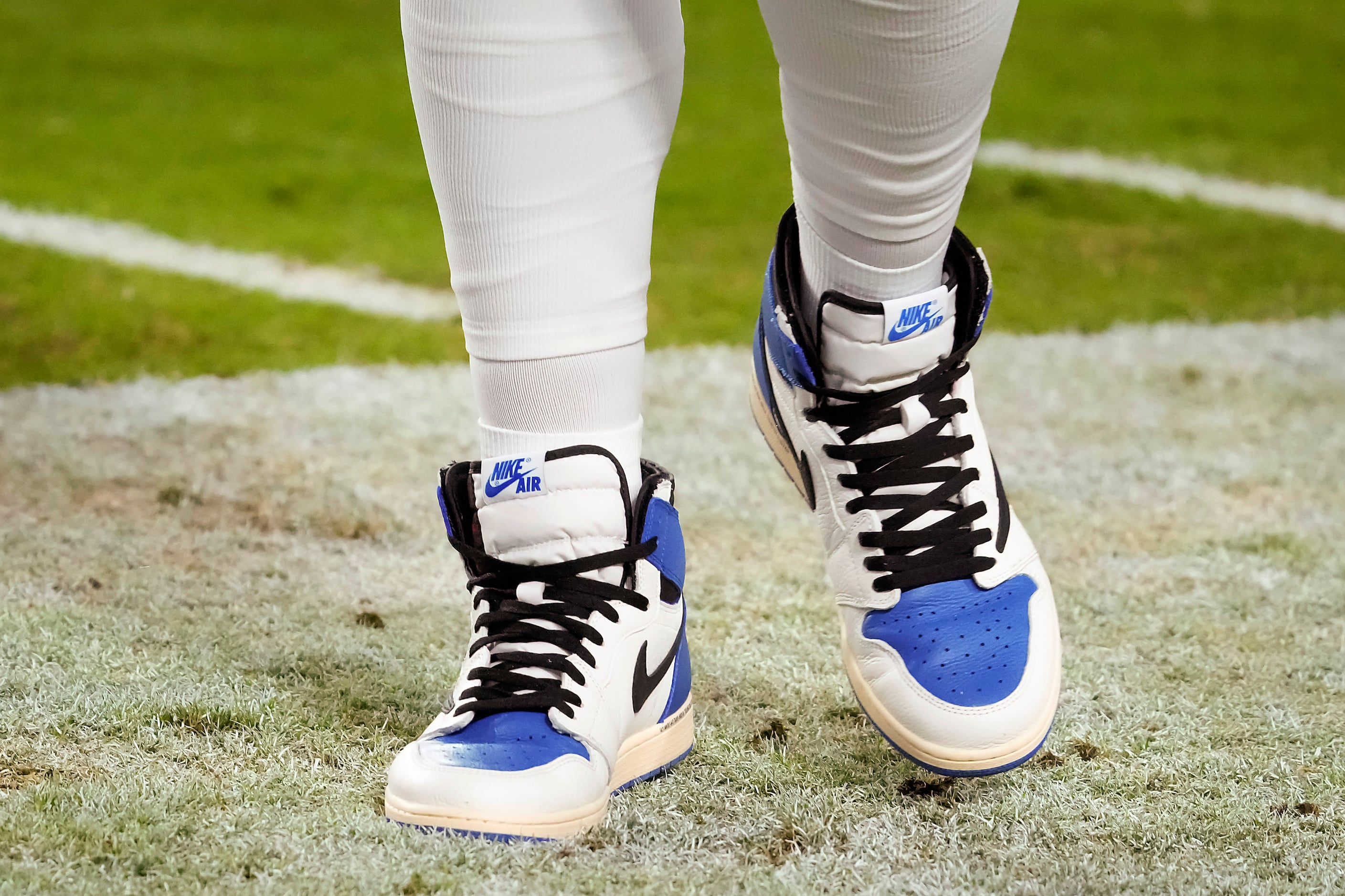 Dak Prescott Wears Retro Air Jordans in Cowboys Game - Sports