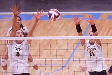 Highland Park’s Sydney Breon (11) and Ceci Gooch (8) attempt to block a shot against Flower...