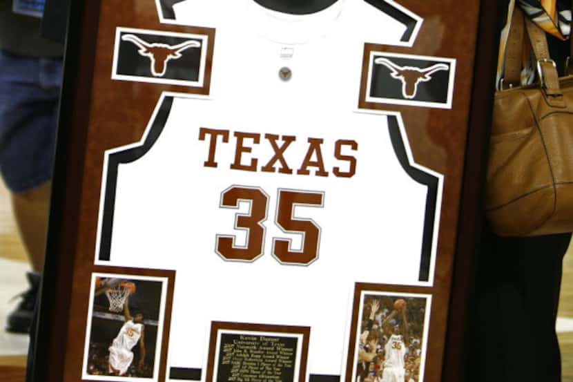 ORG XMIT: TXES109 Former Texas basketball player and 2006-2007 National Player of the Year...