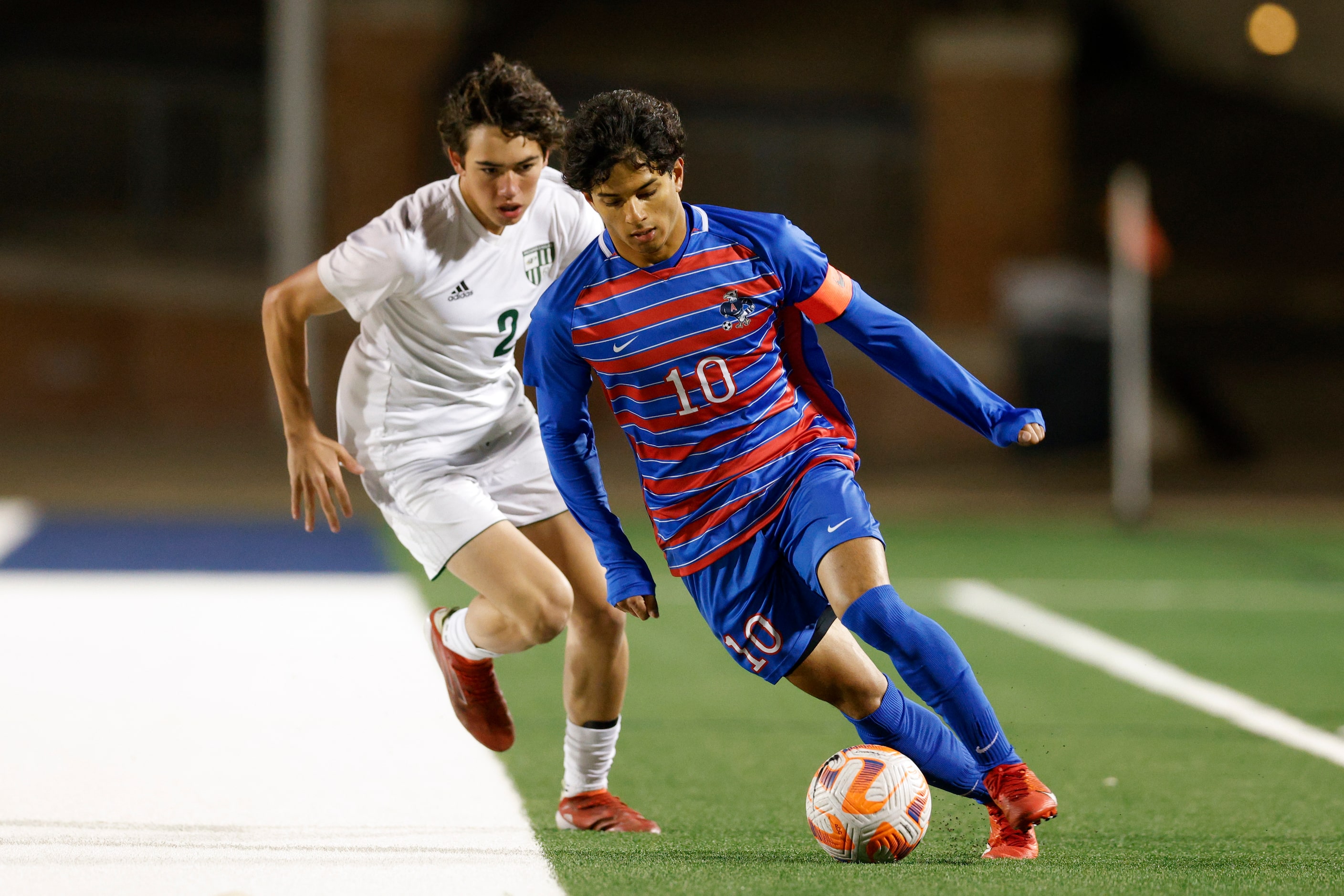 Allen’s Zayan Ahmed (10) dribbles away from Prosper’s Bradley Bonner (2) during the second...