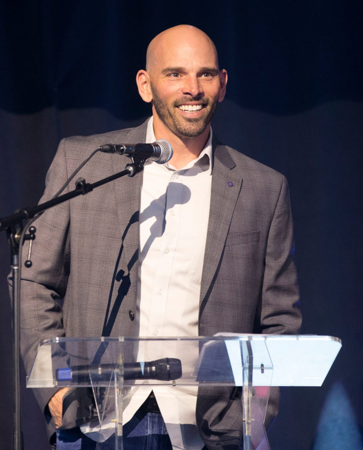 Texas Rangers manager Chris Woodward prepares to introduce the 2018 Texas Professional...