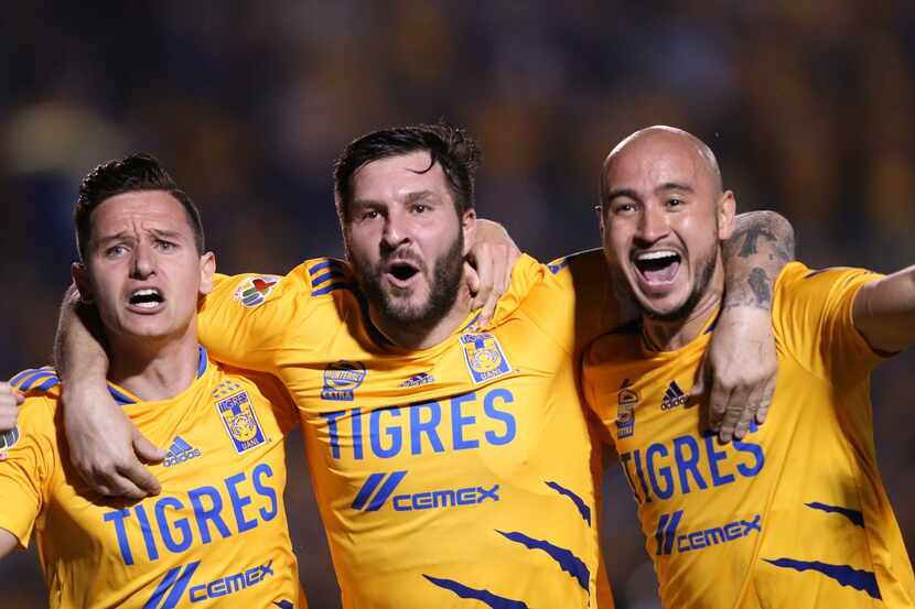 Con un gol al 95' de Carlos González, Tigres firmó voltereta para vencer 2-1 al León y...