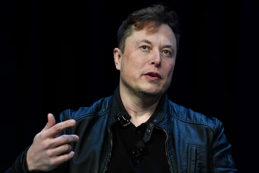 El director general de Tesla y SpaceX, Elon Musk, habla en la conferencia y exposición...