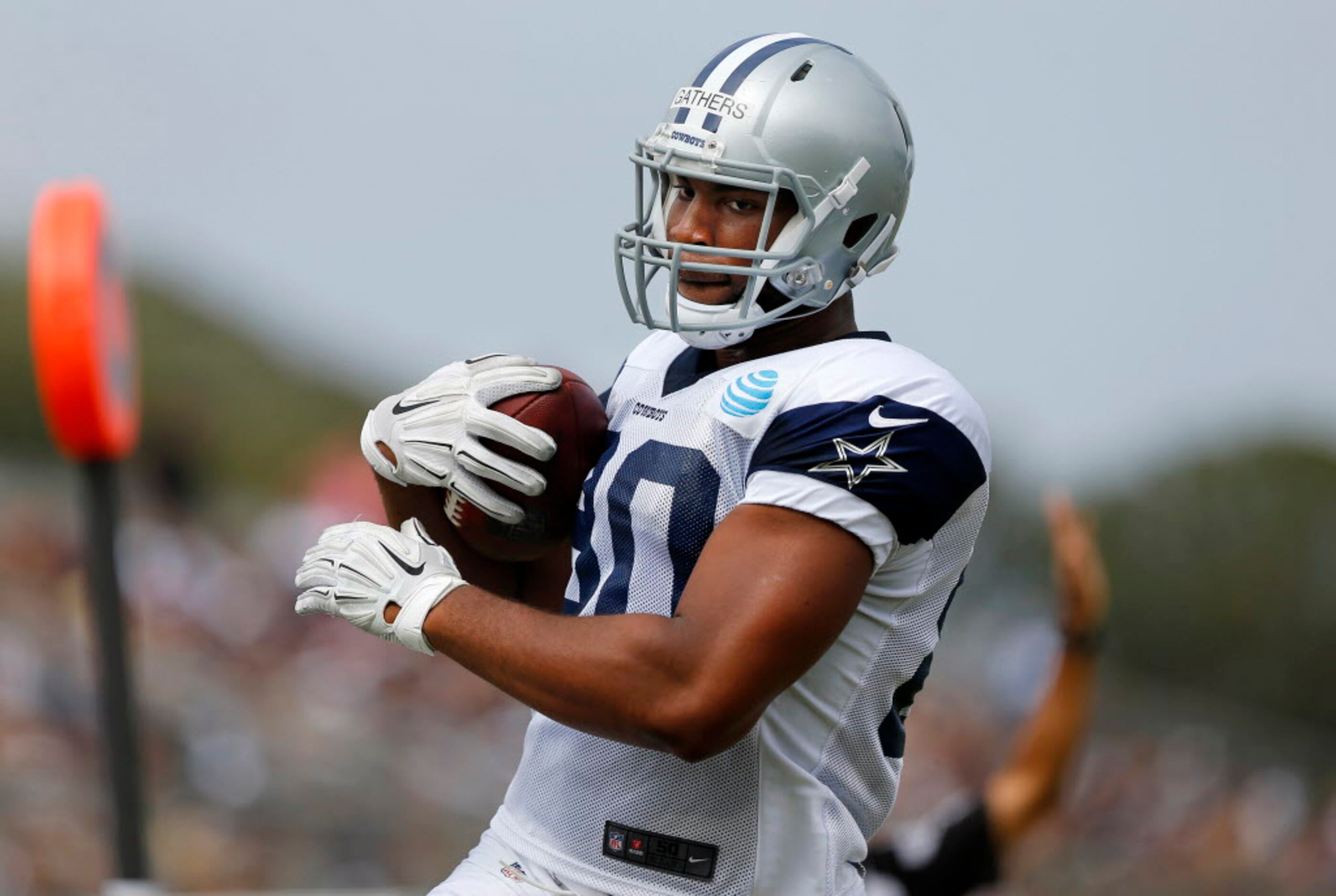 TD for T.O. draws cheers at first Cowboy practice