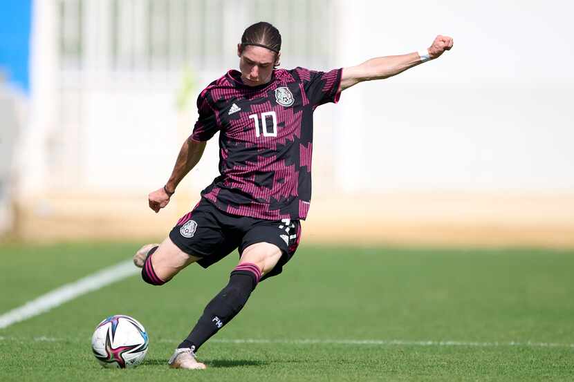 Marcelo Flores busca ganarse un lugar para asistir con la selección de  México a la Copa del...