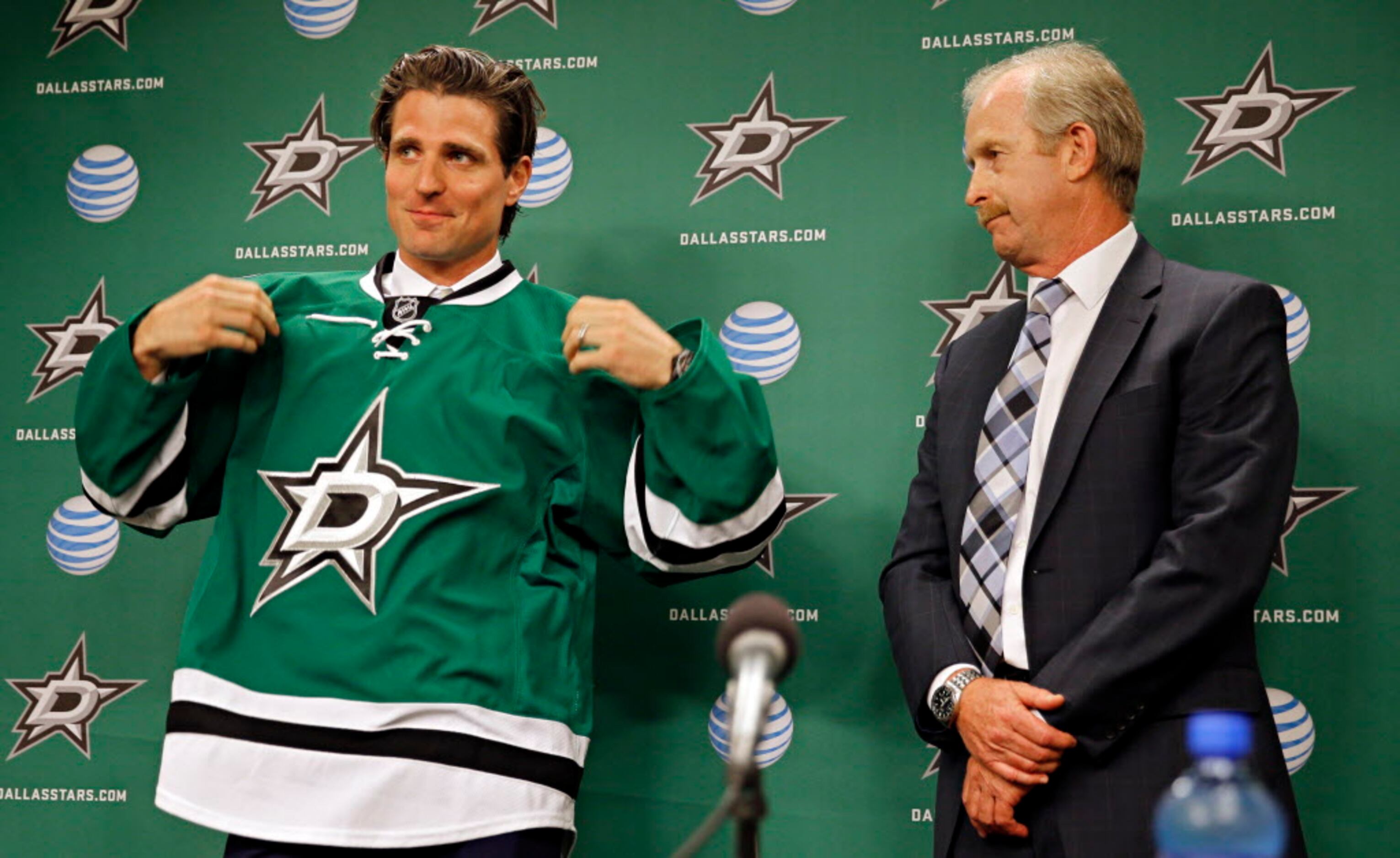NHL -- Dallas Stars expect Patrick Sharp to be important piece of