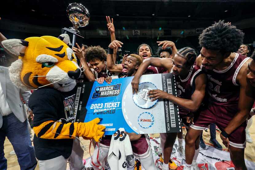 Texas Southern players punch their ticket to March Madness by defeating Grambling State in...