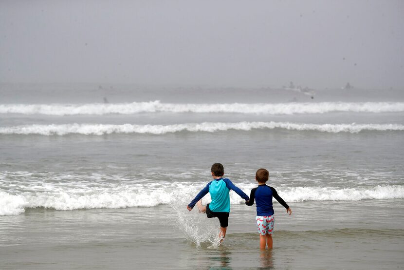 Huntington Beach, California, el domingo 26 de abril de 2020.