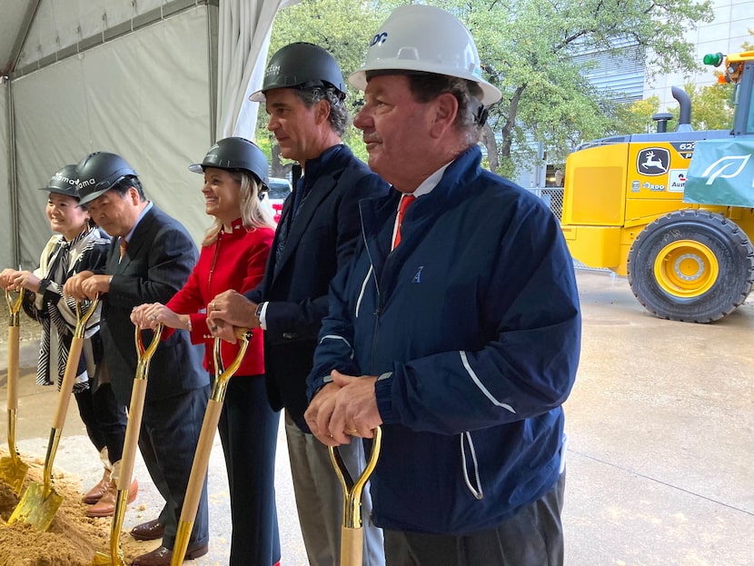 From right to left, KDC CEO Steve VanAmburgh, Pacific Elm Properties CEO Jonas Woods, Bank...