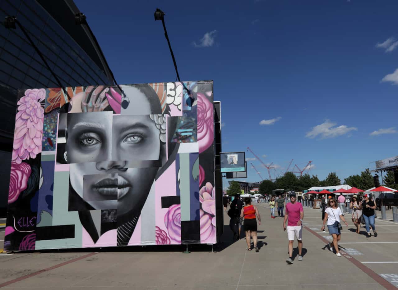Even if the crowds weren't huge, the art was during Kaaboo Texas at AT&T Stadium in...
