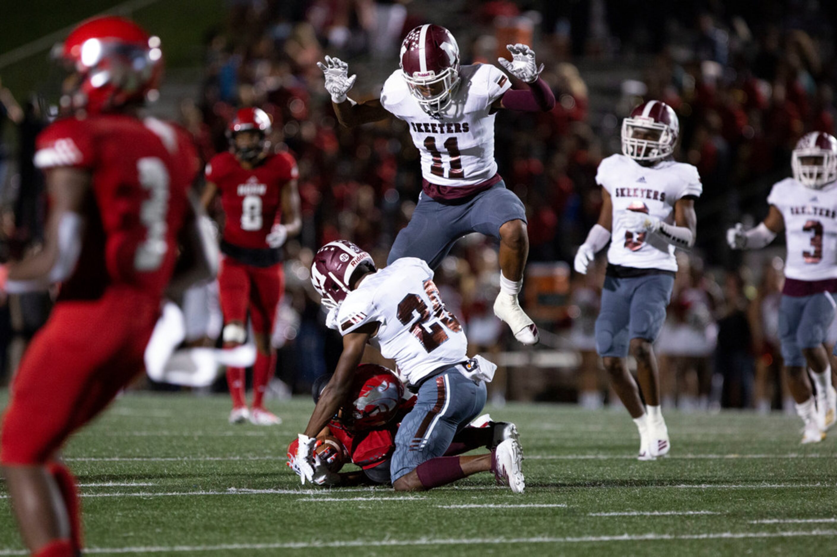 Mesquite Skeeters Dewayne Adams (CQ) attempt to tackle Mequite Horn player Braylon Monroe...