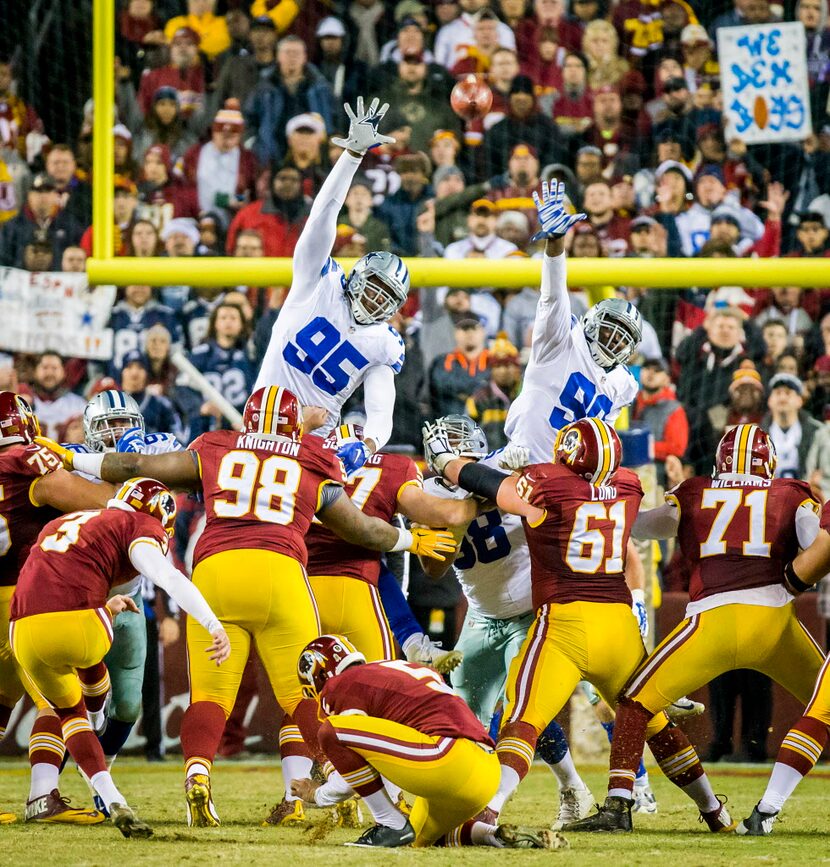 Washington Redskins kicker Dustin Hopkins (3) misses on a 43-yard field goal attempt as...