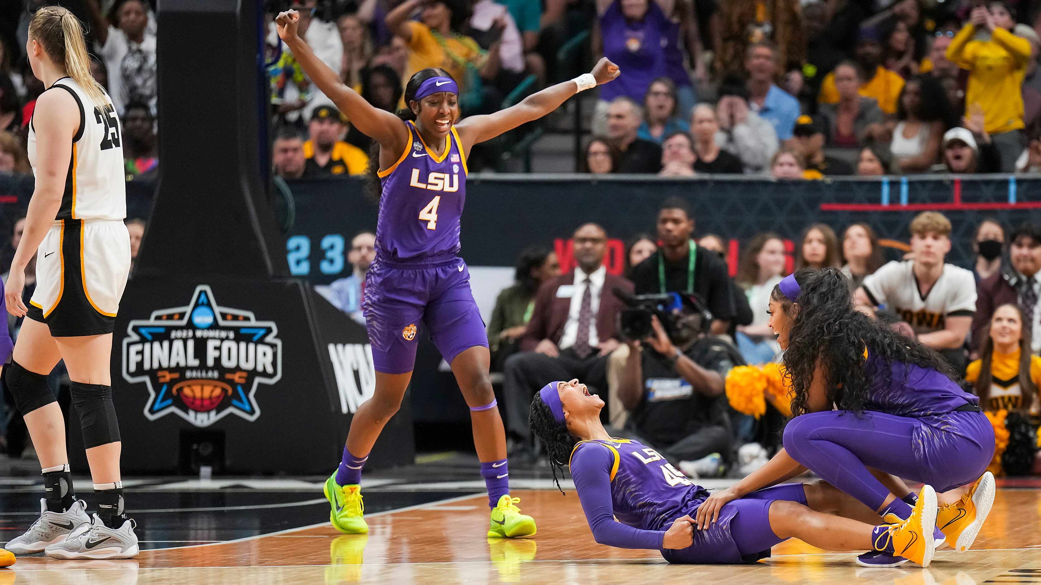 LSU guard Alexis Morris (45) celebrates with forward Angel Reese (10) and guard Flau'jae...