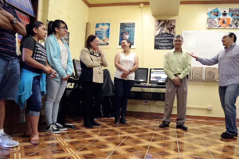 Casa Guanajuato reabrió su plaza comunitaria que, con la ayuda de voluntarios, da clases...