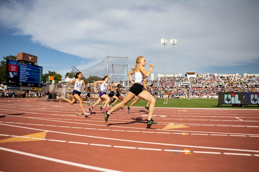 Kailey Littlefield of Lucas Lovejoy takes an early lead in the girls’ 800m race at the UIL...