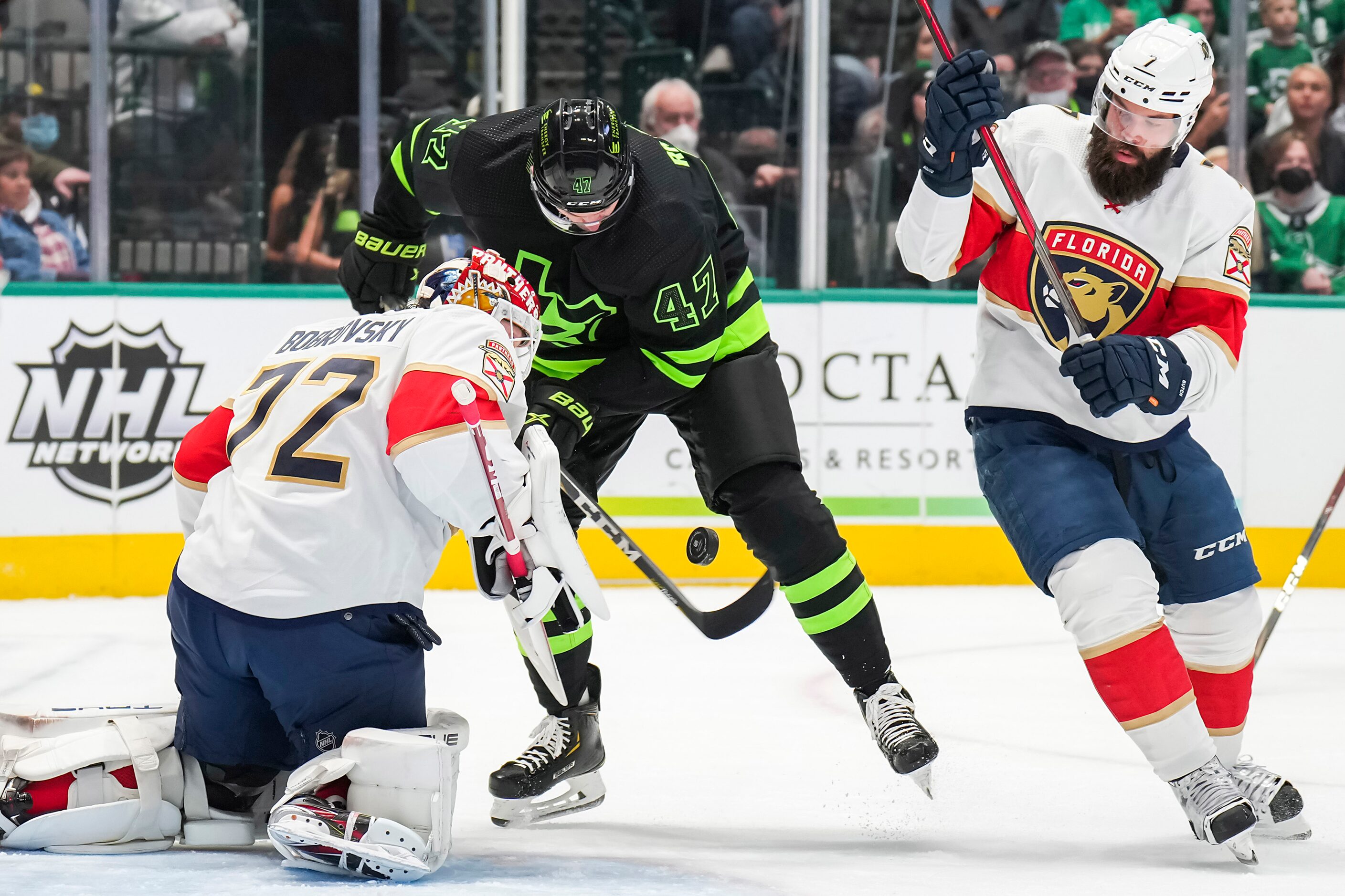 Florida Panthers goaltender Sergei Bobrovsky (72) turns away Dallas Stars right wing...