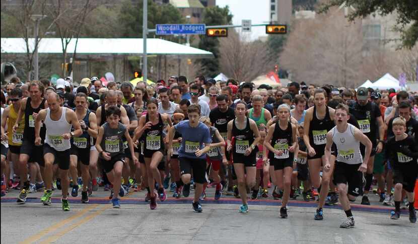 Runners at the start of Saturday's Form Follow Fitness 5K (Jonathan Gilbert)