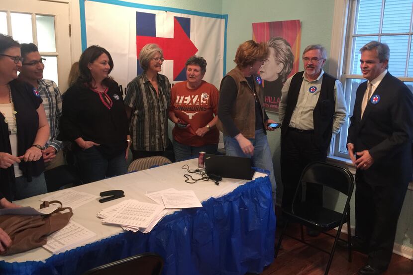  Austin Mayor Steve Adler thanks Hillary Clinton volunteers. (Photo by Bobby Blanchard)