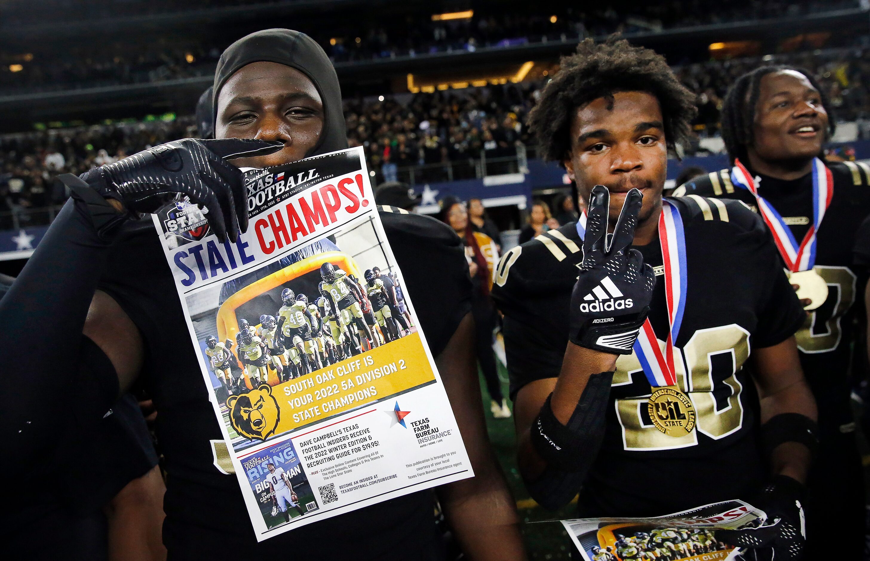 South Oak Cliff offensive lineman Kel Vohn Kendricks (left) and defensive back Sultan...