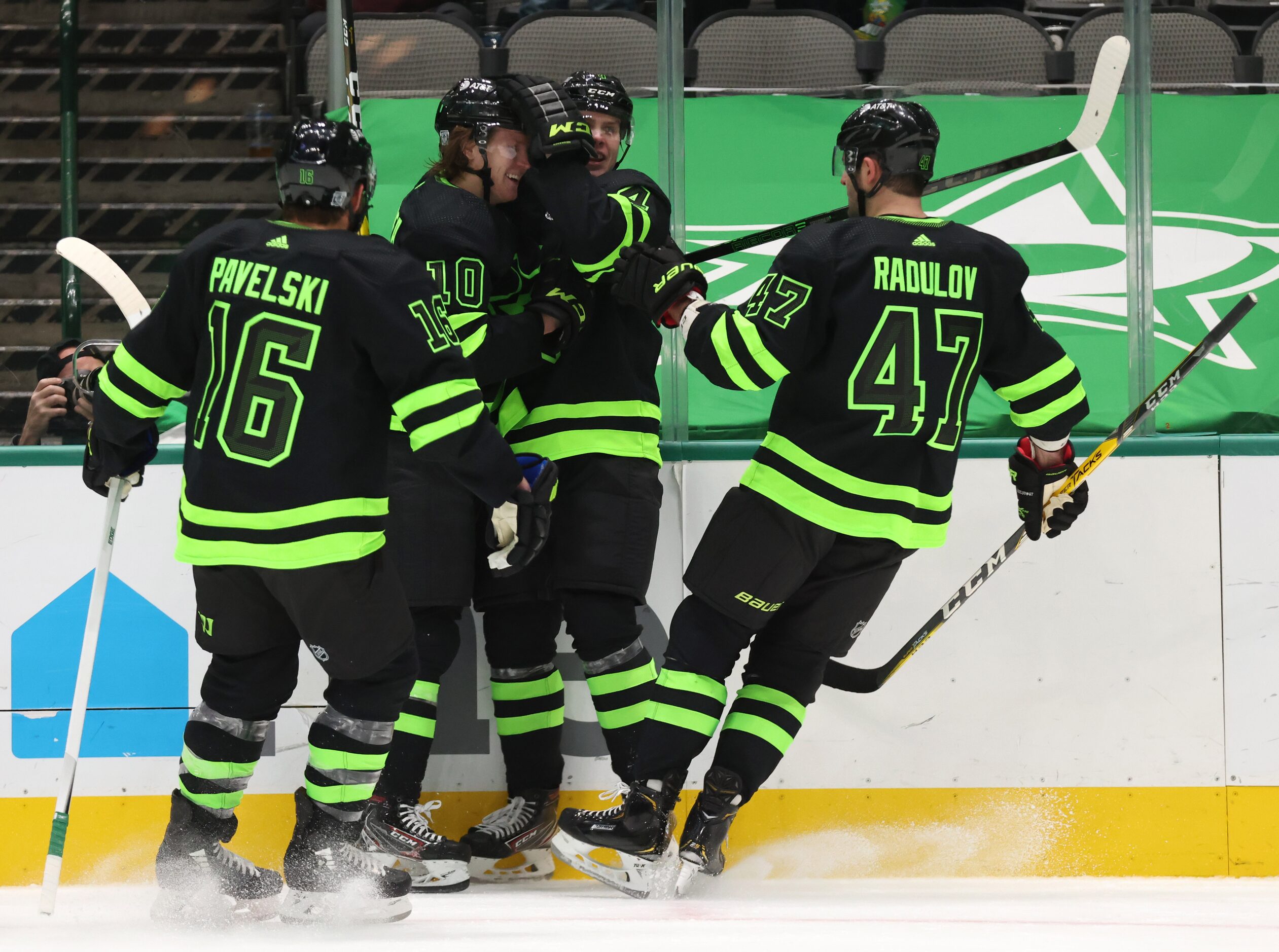 Dallas Stars Ty Dellandrea (10) is congratulated by Dallas Stars center Joe Pavelski (16),...