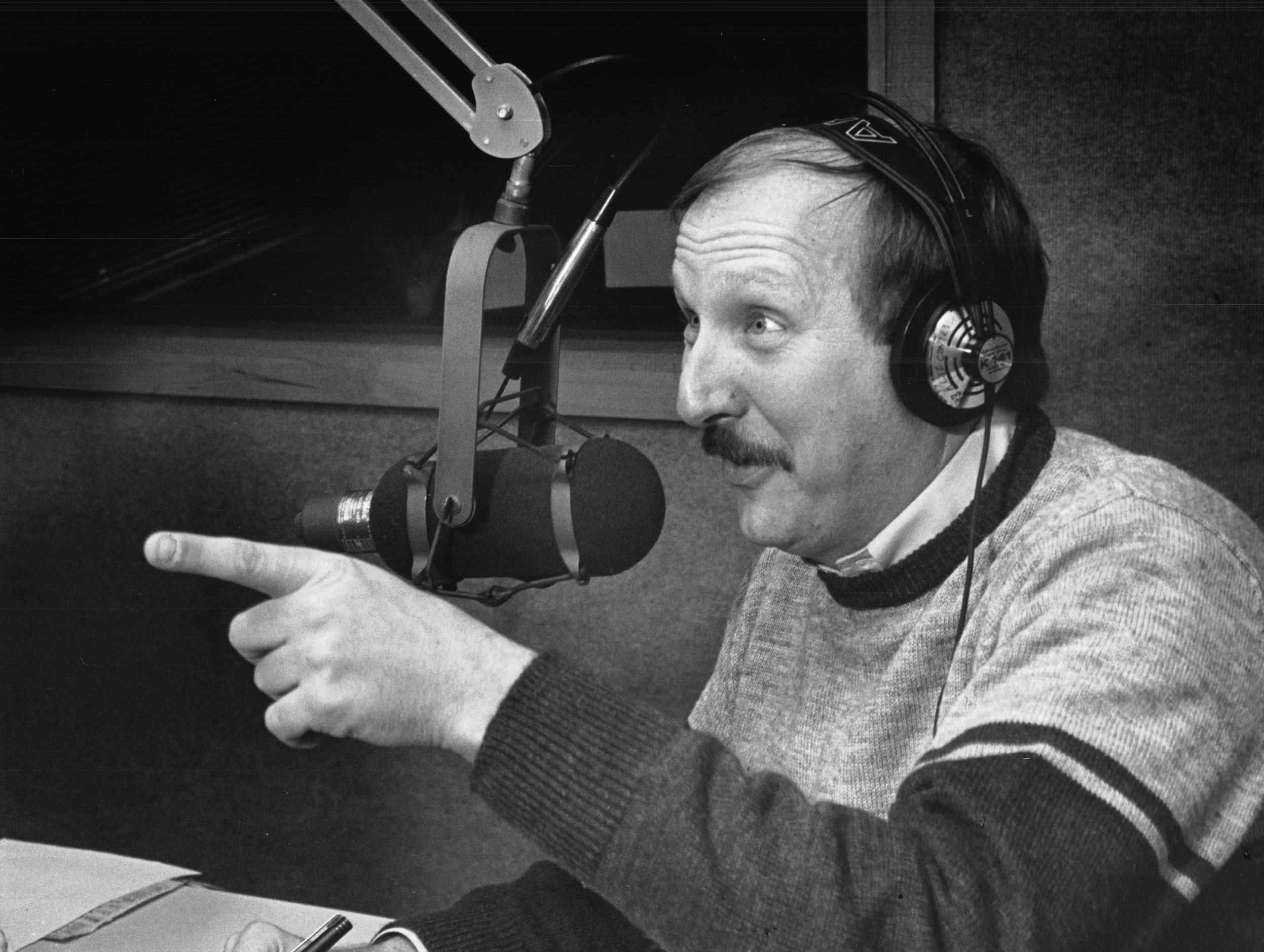 Radio personality Norm Hitzges in the studio at KPLX on January 28, 1986.