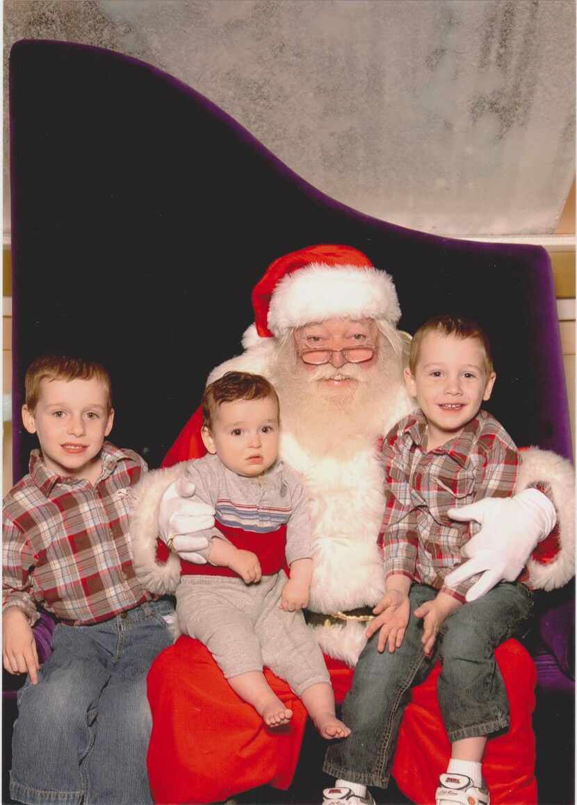 Christmas 2008 : Ryan (6), Nathan (10 months) and Cooper (3). I count three happy faces in...