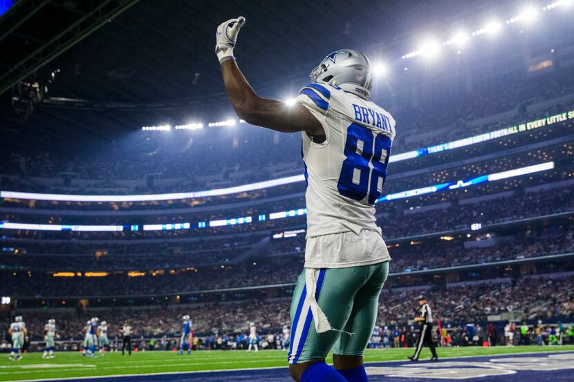 Dallas Cowboys wide receiver Dez Bryant (88) tries to pump up the crowd during the fourth...