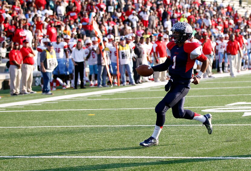 Allen's Kyler Murray (1) runs toward the end zone in a play that resulted in a touchdown in...