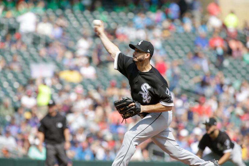 Chicago White Sox starting pitcher Miguel Gonzalez (58) plays against the Chicago White Sox...