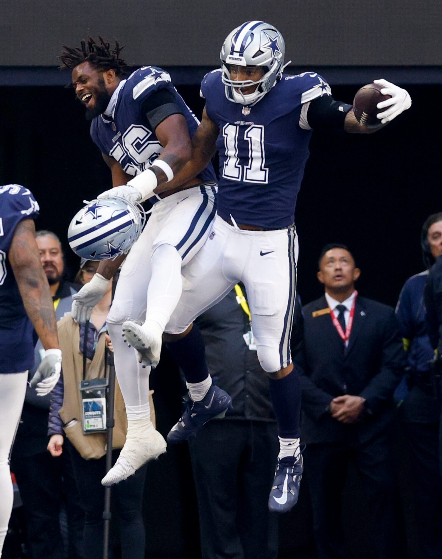 Dallas Cowboys linebacker Micah Parsons (11) celebrates a touchdown after a fumble recovery...