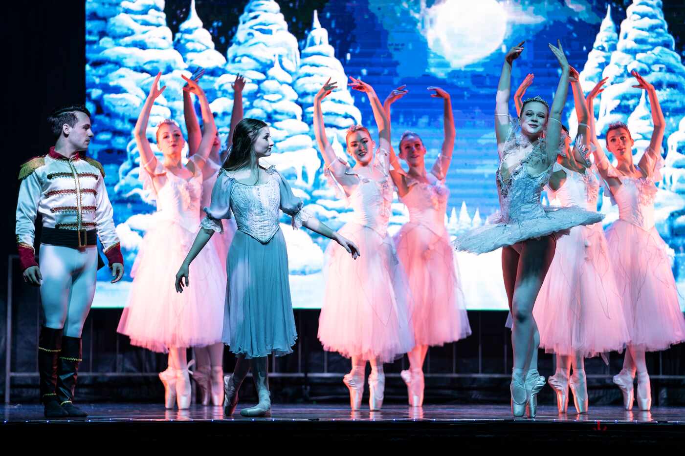 The cast puts on an amazing show during the outdoor ballet performance of "The Nutcracker"...