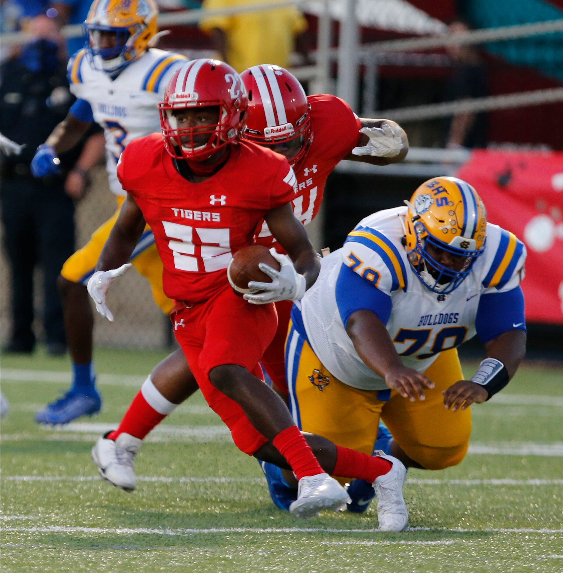 TerrellÕs Shane Harris (22) breaks free for yardage after recovering a turnover during the...