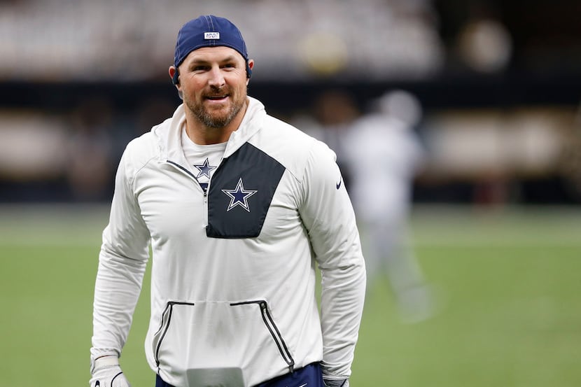 Dallas Cowboys tight end Jason Witten (82) smiles as he looks towards the stands before a...