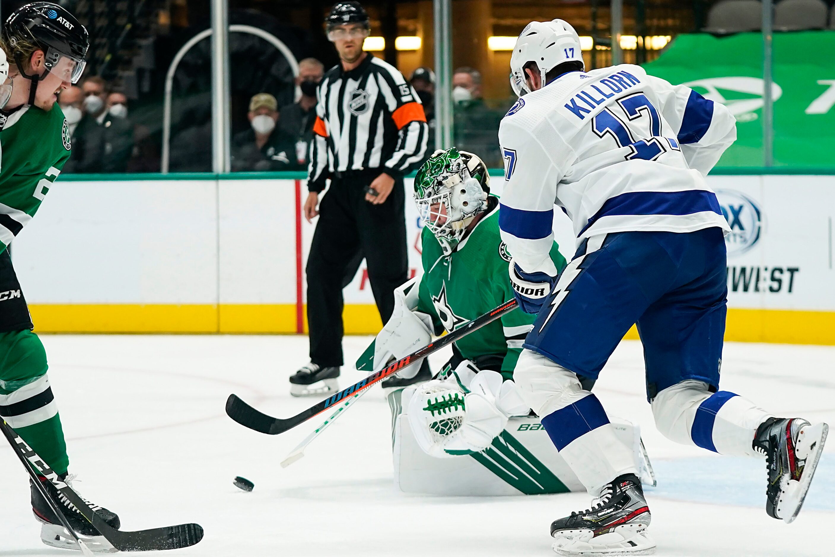 Tampa Bay Lightning left wing Alex Killorn (17) pounces on a rebound off the stick of Dallas...