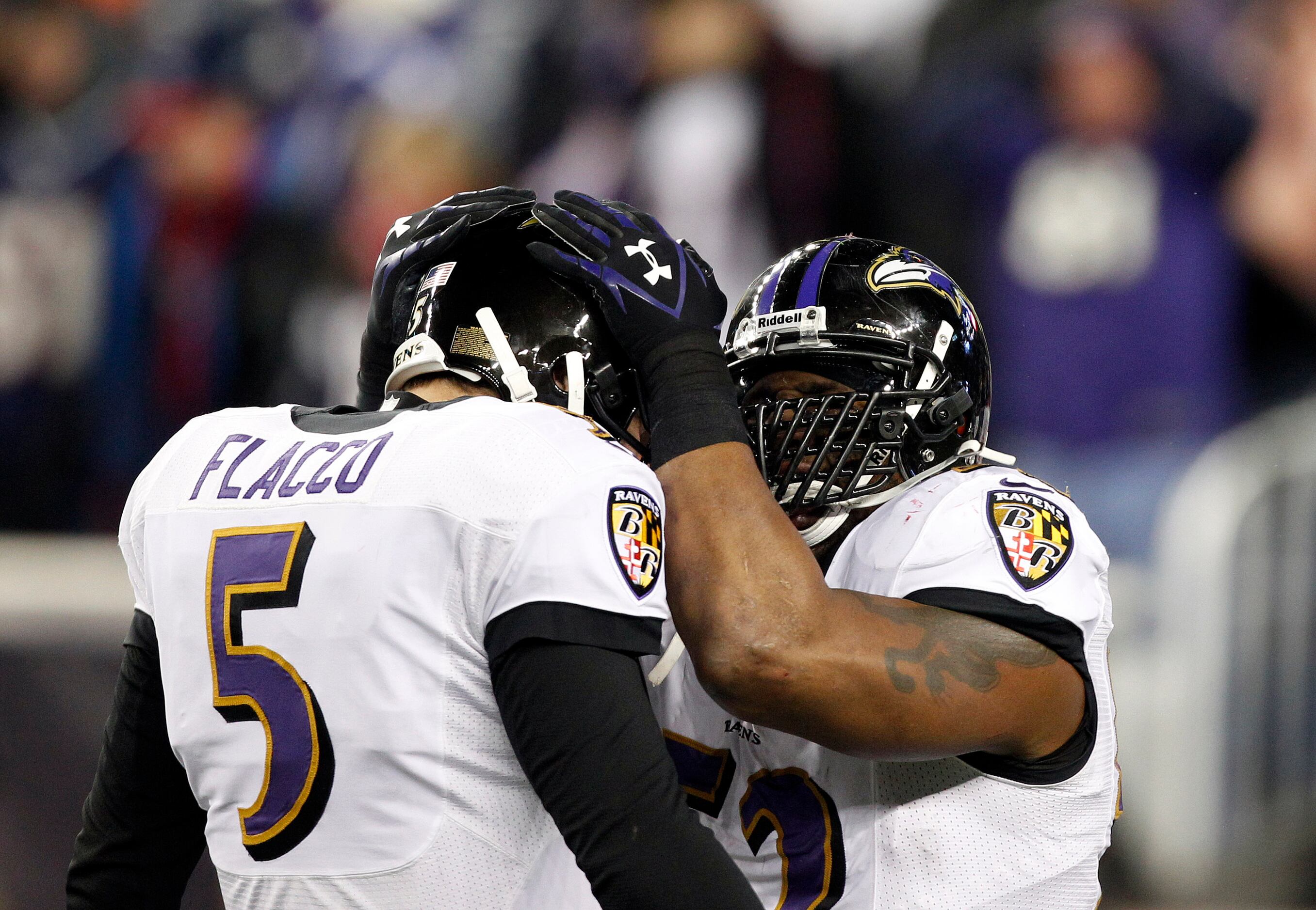 Ray Lewis participates in final kneel-down in Baltimore 