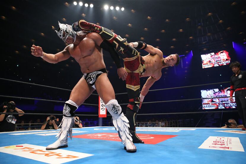 Will Ospreay kicks his opponent Dragon Lee at NJPW Dominion 6.9, June 9, 2019.