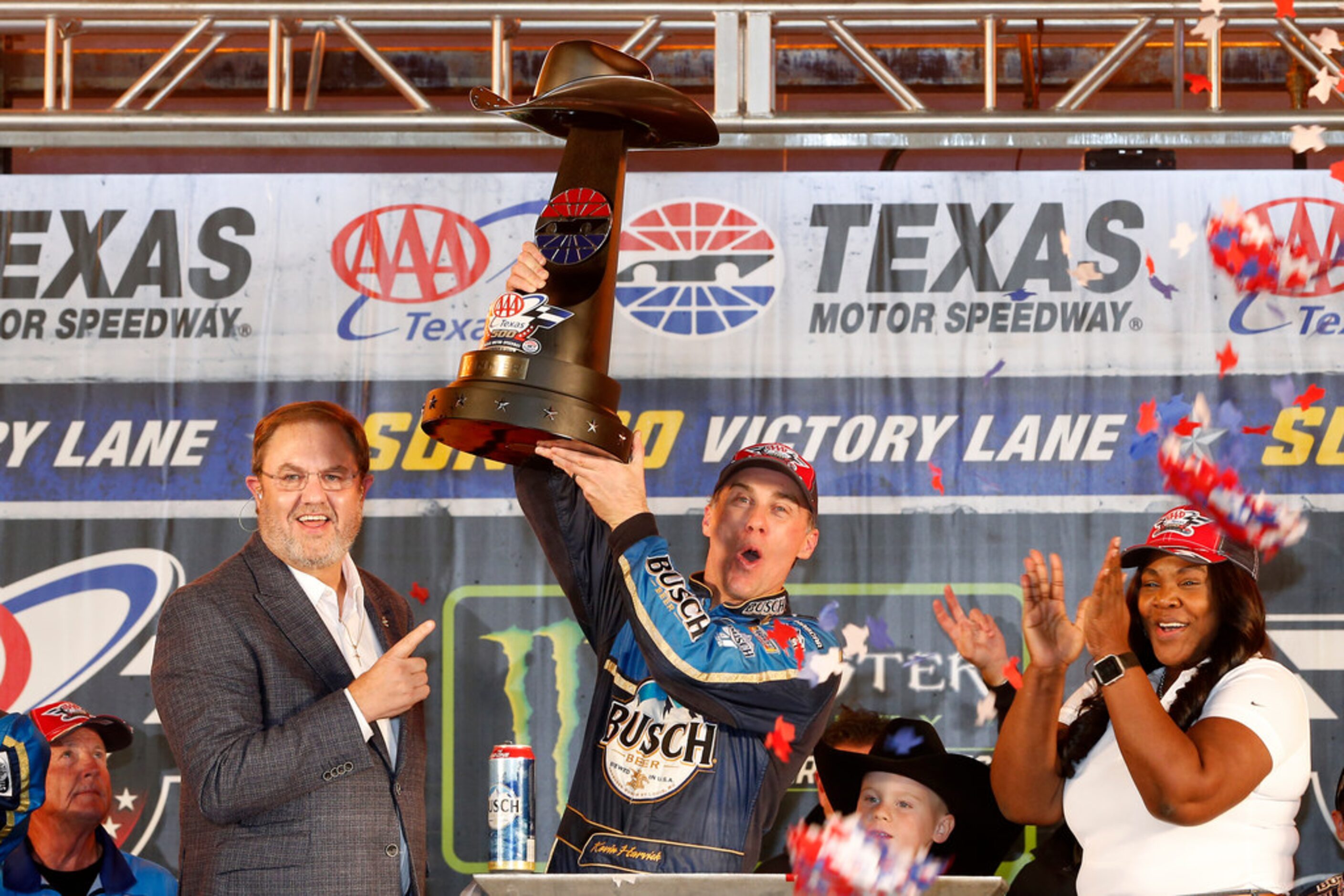 FORT WORTH, TEXAS - NOVEMBER 03: Kevin Harvick, driver of the #4 Busch Beer/Ducks Unlimited...