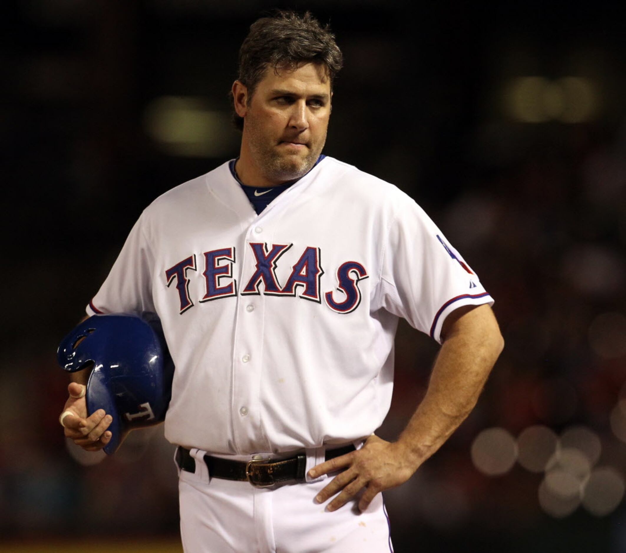 Lance Berkman passes physical, joins Rangers: MLB moves