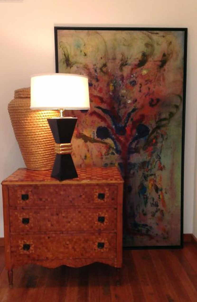 
Aledo dealer Jan Orr-Harter will show at the Tower Antique Show in Fair Park’s Embarcadero...