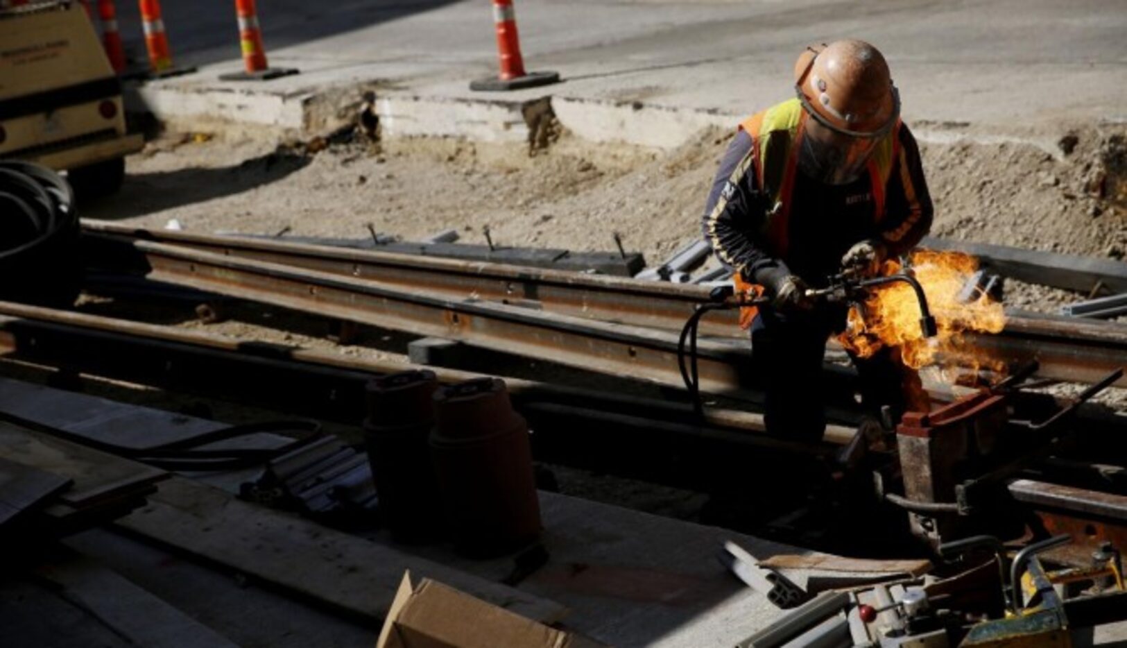 Continúan los trabajos para la operación de tranvías entre el centro de Dallas y North Oak...