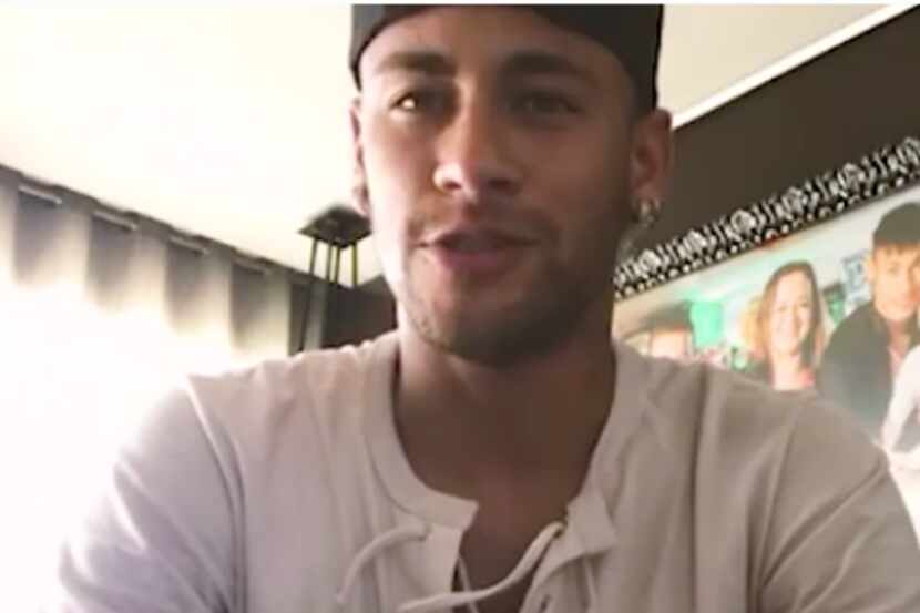 Video de Neymar en Facebook para despedirse de compañeros y fans del Barcelona. Foto Facebook
