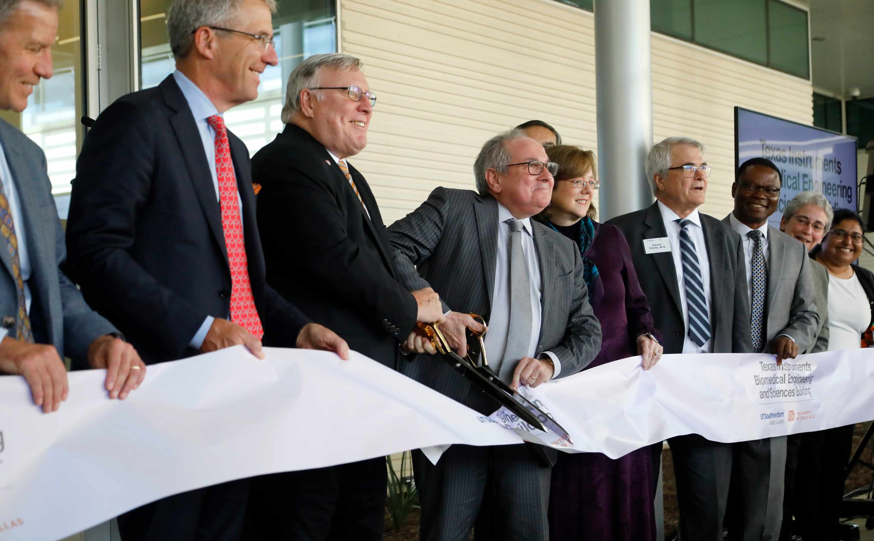 UT Southwestern, UT Dallas dedicate joint research facility for biomedical  engineering