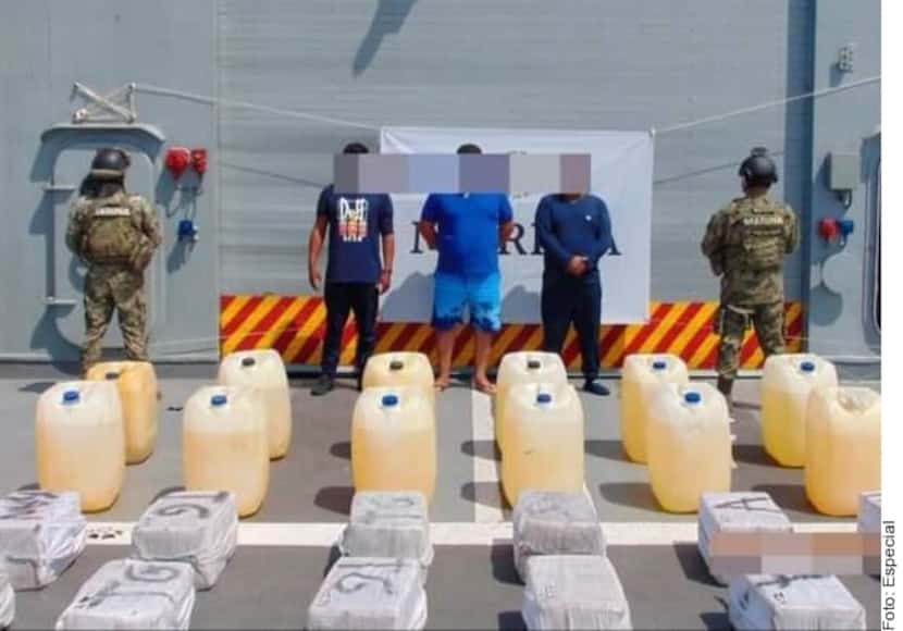 Elementos de la Marina aseguraron tres toneladas de cocaína en una embarcación en costas de...
