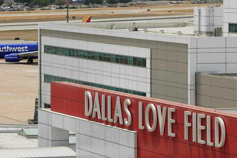 Un avión de Southwest Airlines en la pista del Dallas Love Field Airport en Dallas el 21 de...