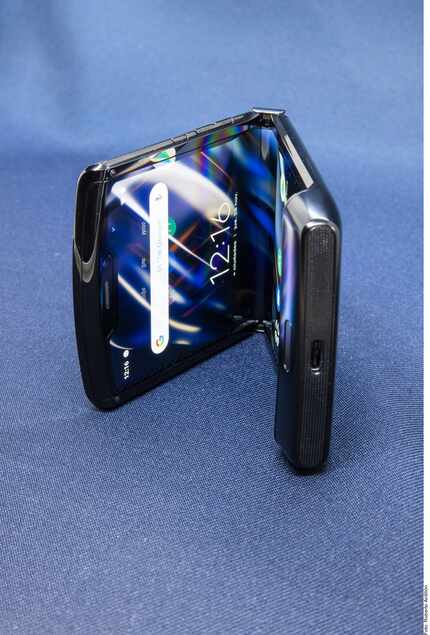 El Motorola Razr es un smartphone con una pantalla interna de 6.2 pulgadas que se puede doblar