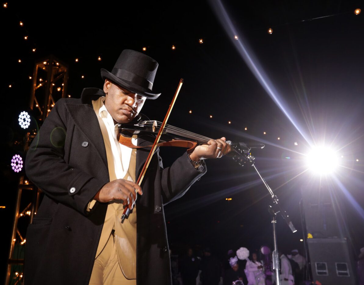 Richmond Punch performs at Diner en Blanc. Things perked up when he started and a small...