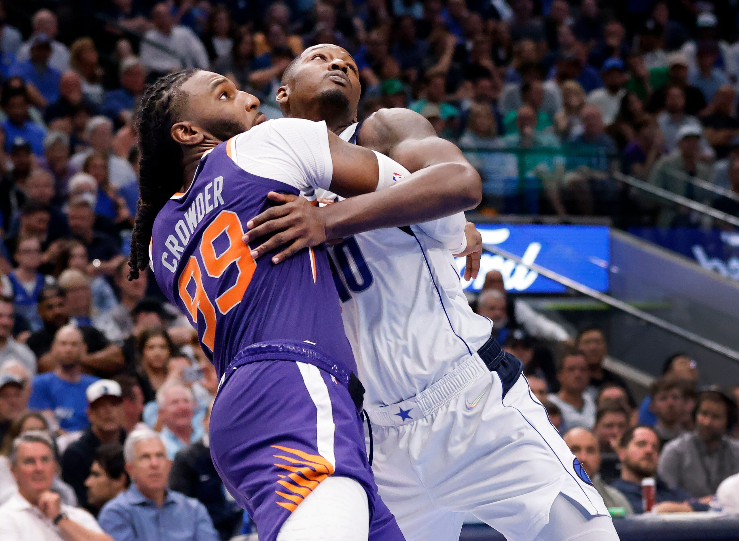 Phoenix Suns forward Jae Crowder (99) and battles Dallas Mavericks forward Dorian...