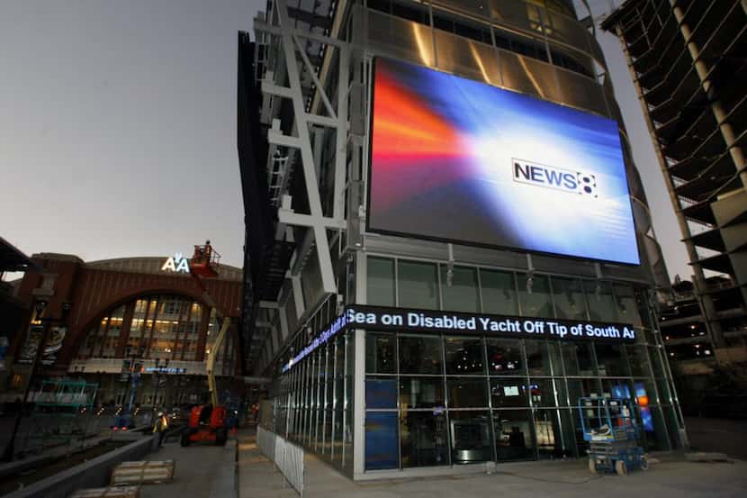 El estudio de WFAA en la recientemente renombrada PNC Plaza